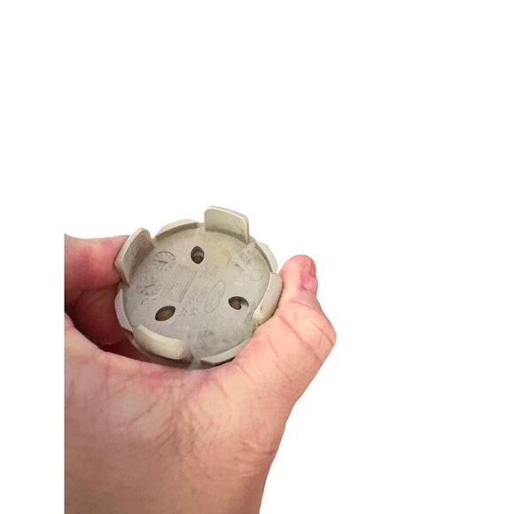 Ford Fusion Center Cap - Picture 4 of 6